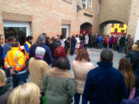 Concentración silenciosa en La Puebla de Alfindén (Zaragoza), por los pasados atentados de París.